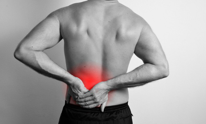 Lombalgia - dor baixa na coluna localizada centralmente ou à esquerda ou direita de moderada a forte ou intensa.